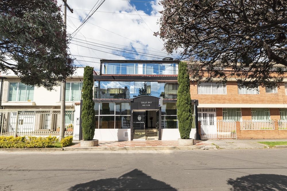 Hotel Ejecutivo Embajada 1