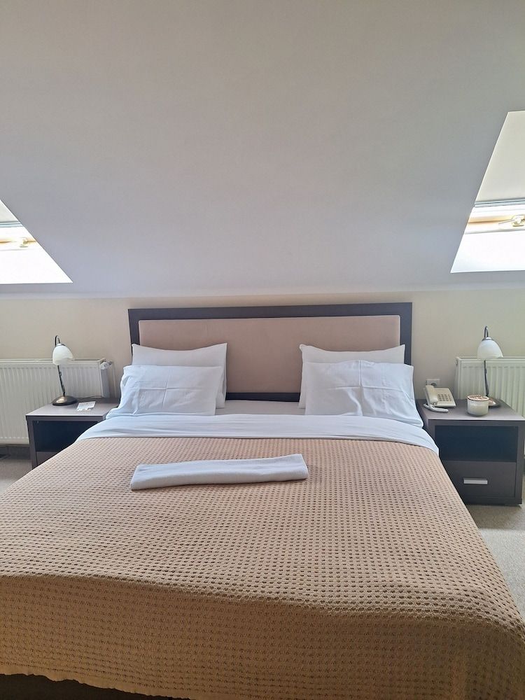 Garni Hotel Ema 1