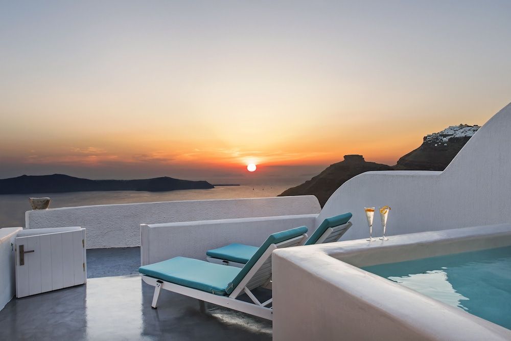 Aura Suites 1