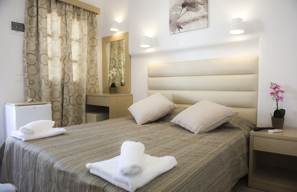Agia Anna Beachfront Boutique 1