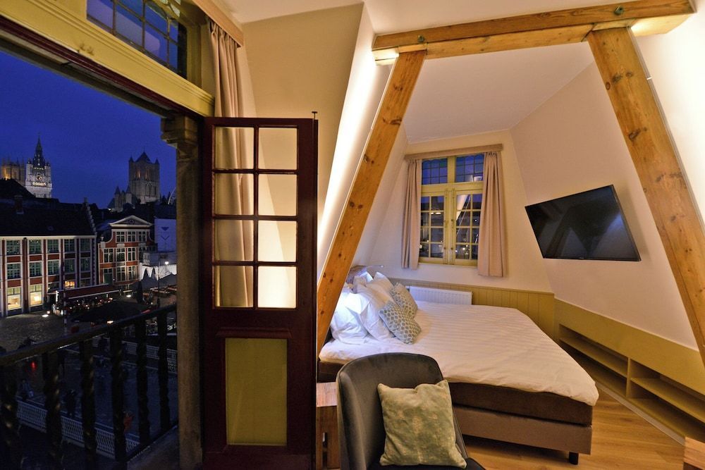 Rooms With A View 2