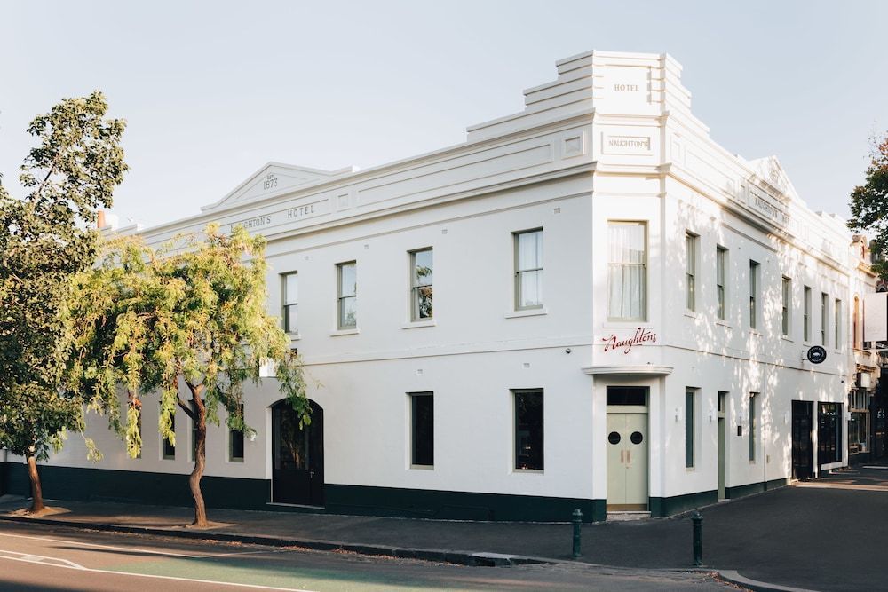 Naughtons Hotel 1