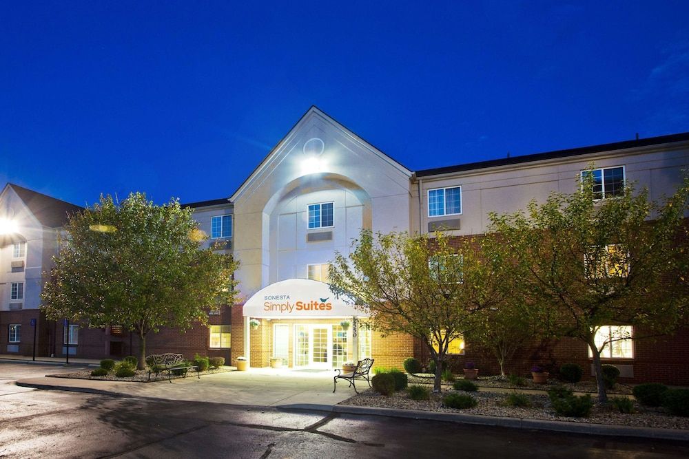 Sonesta Simply Suites Detroit Troy 1