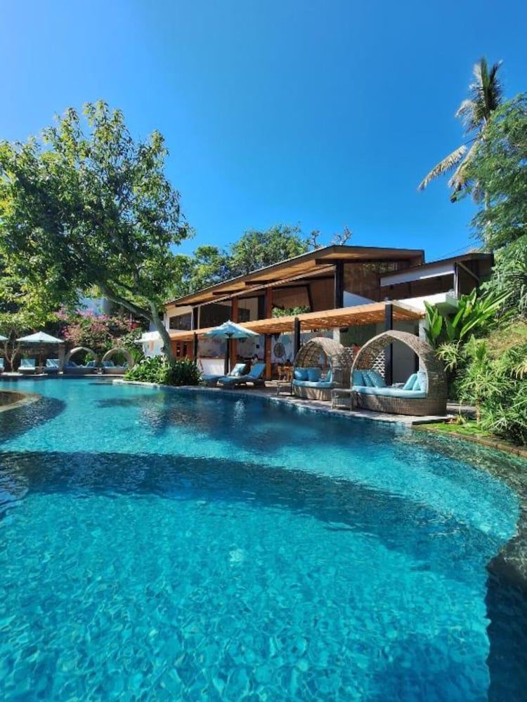 Deep Roots Dive & Yoga Resort 1