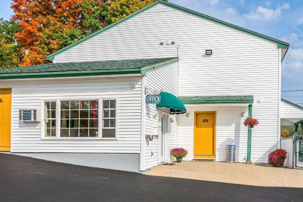 Blue Line Inn Lake George 1