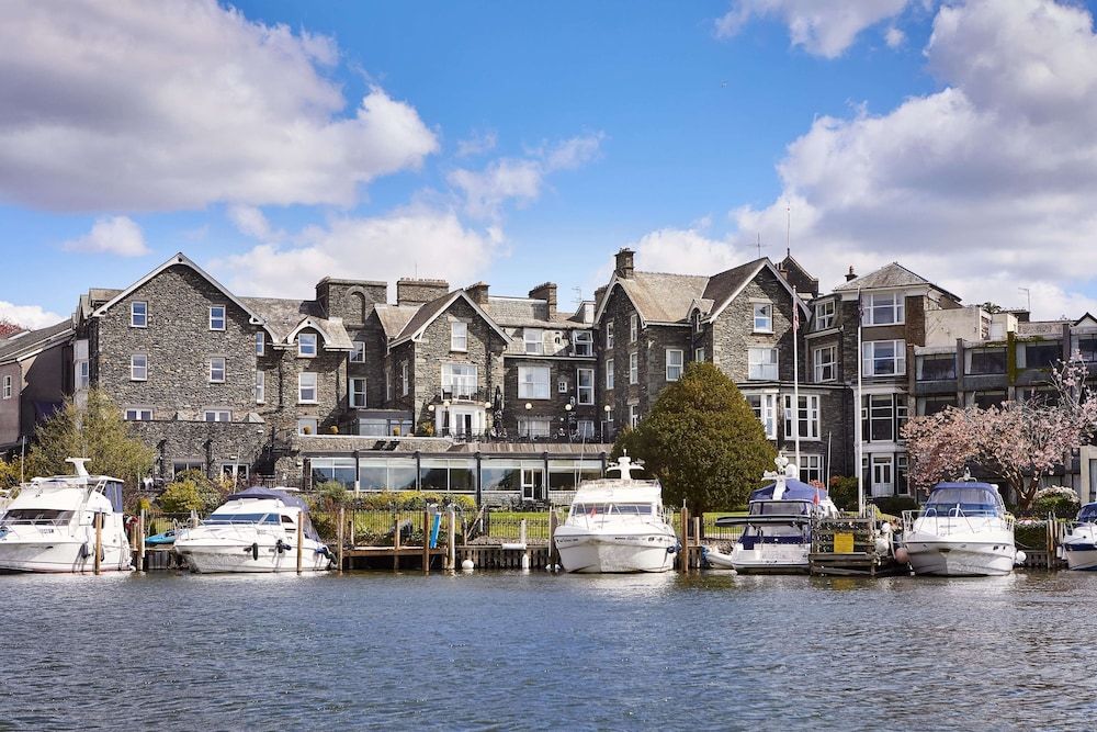 Macdonald Old England Hotel & Spa 1