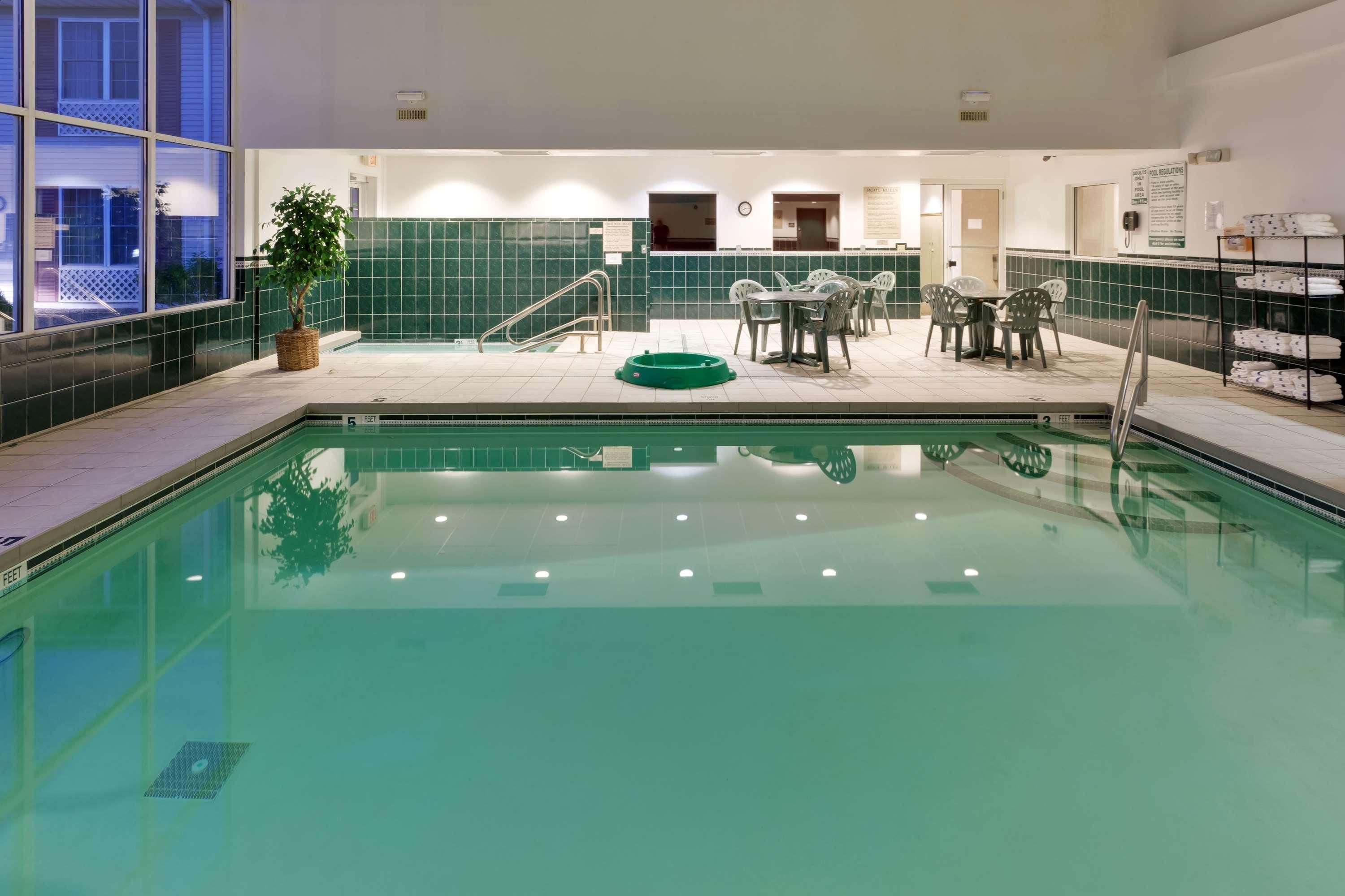 Country Inn & Suites by Radisson, Mount Morris, NY 2