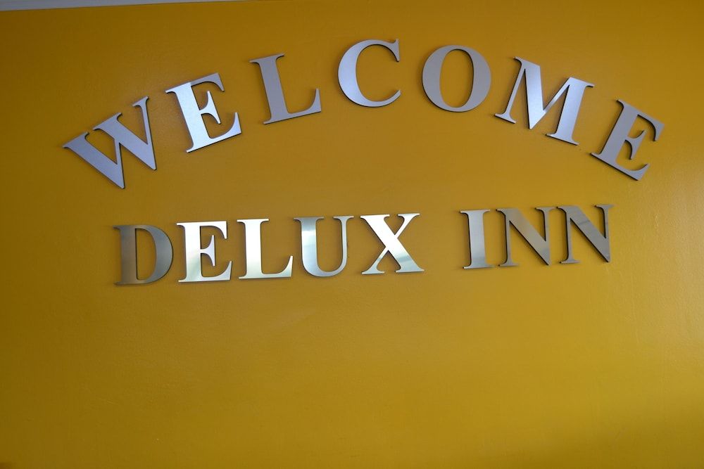 Deluxe Inn Irving 1