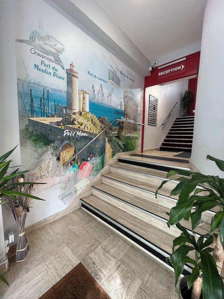 Cit' Hôtel Agena 1