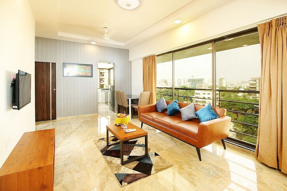 Mumbai House Luxury Apartments, Santacruz East 1