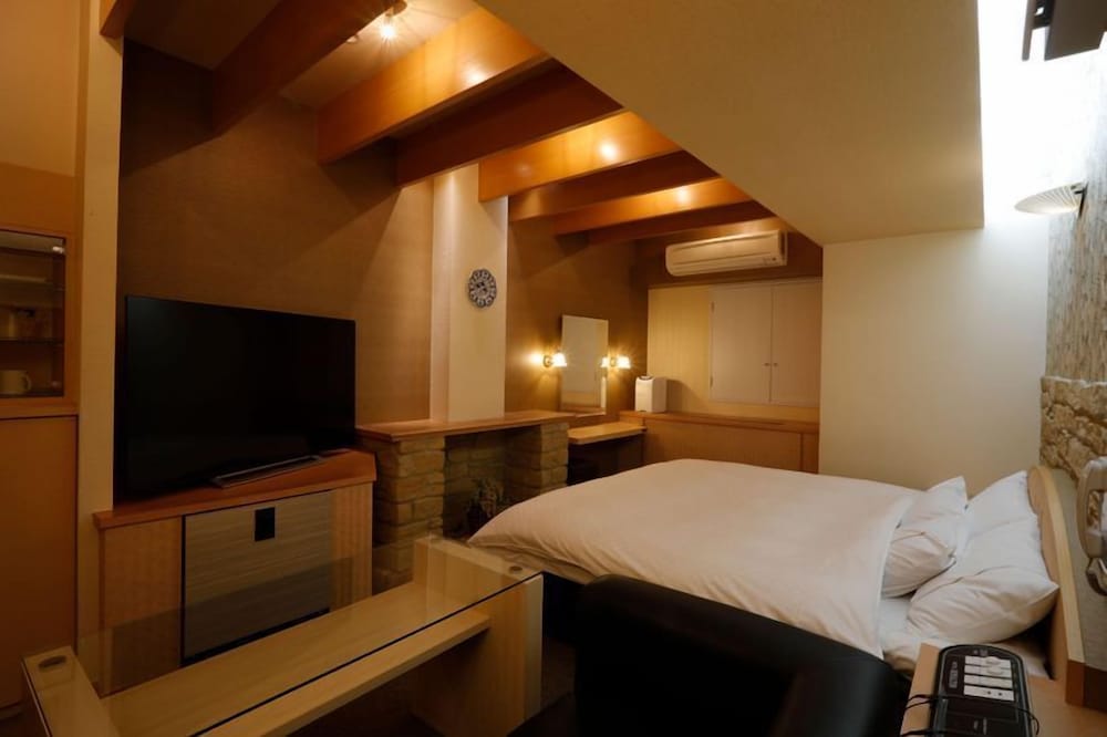 HOTEL ROYALTON 2