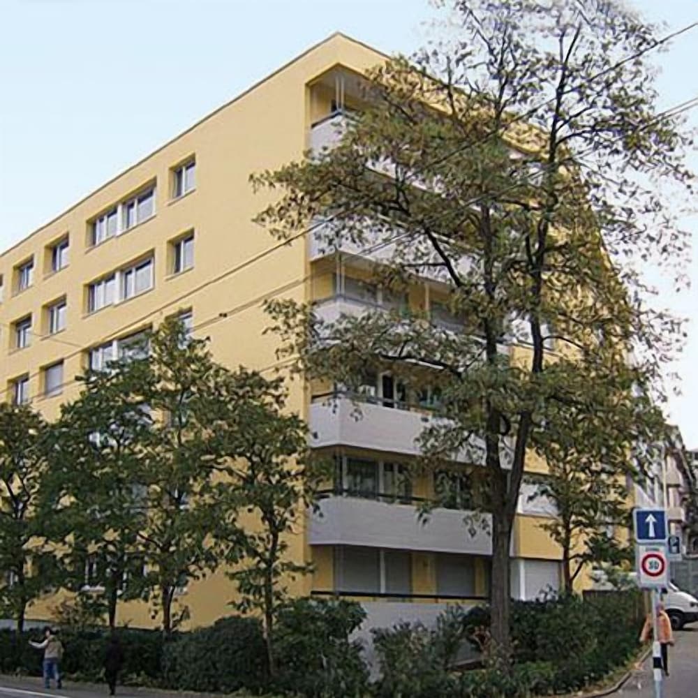 Swiss Star Zurich Oerlikon - Self Check-In 1