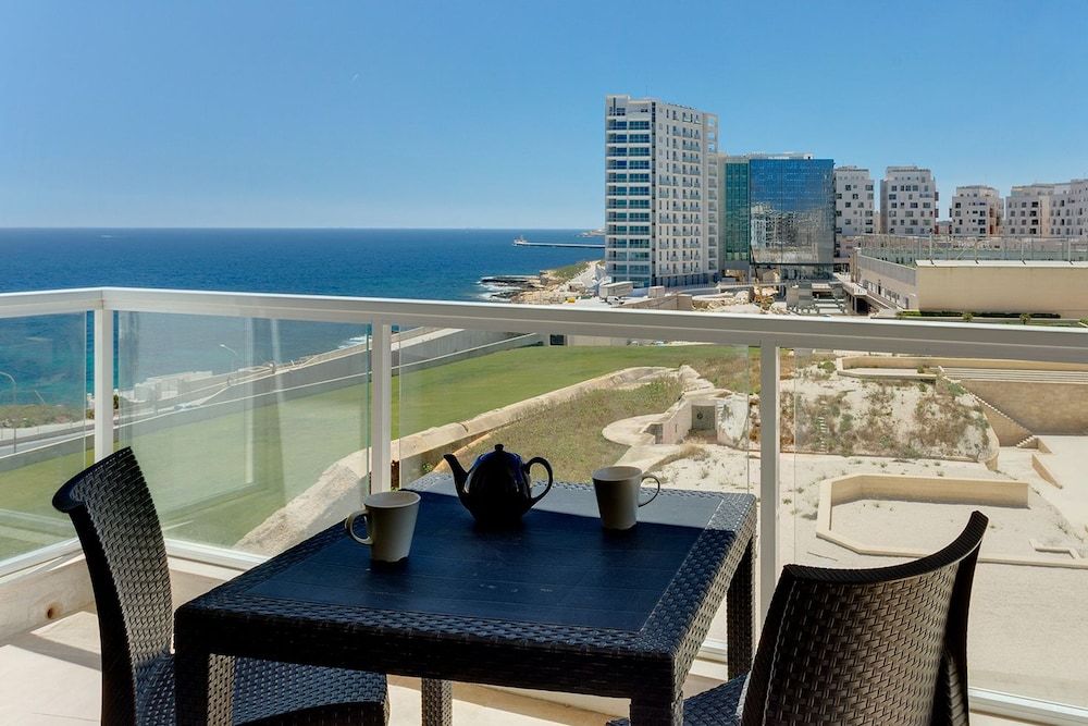 Stunning Seaview Apartment, Wifi 1