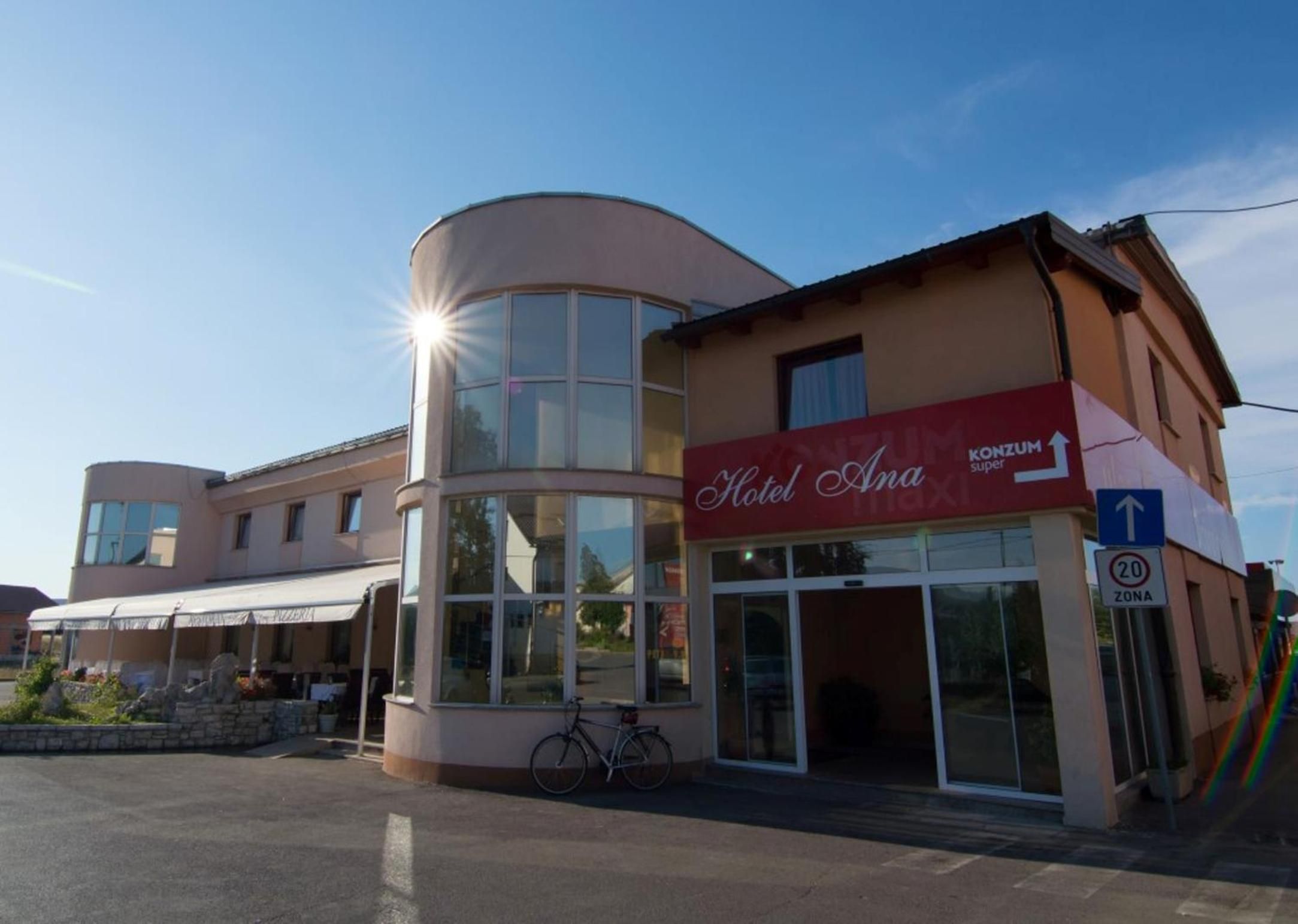 Hotel Ana 1
