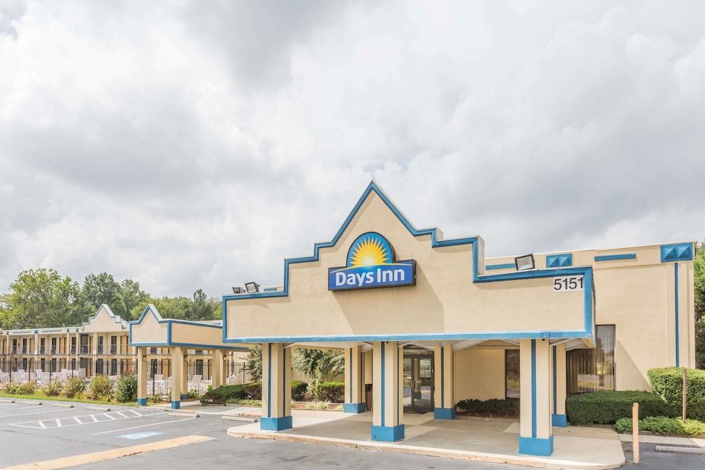 Days Inn by Wyndham Camp Springs Andrews AFB 1