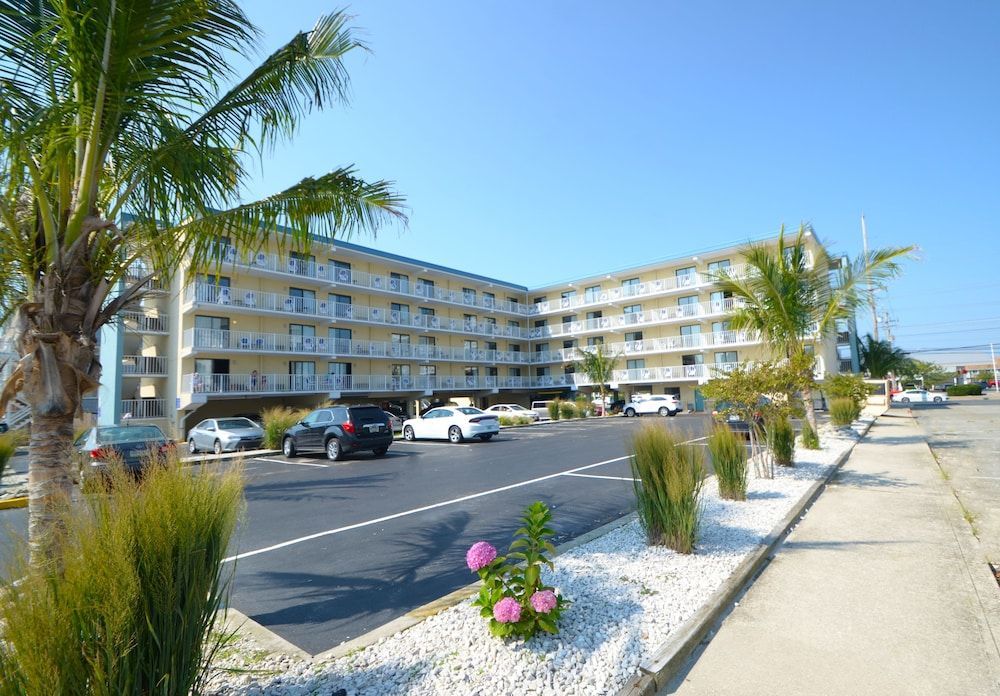 Coastal Palms Inn and Suites 1