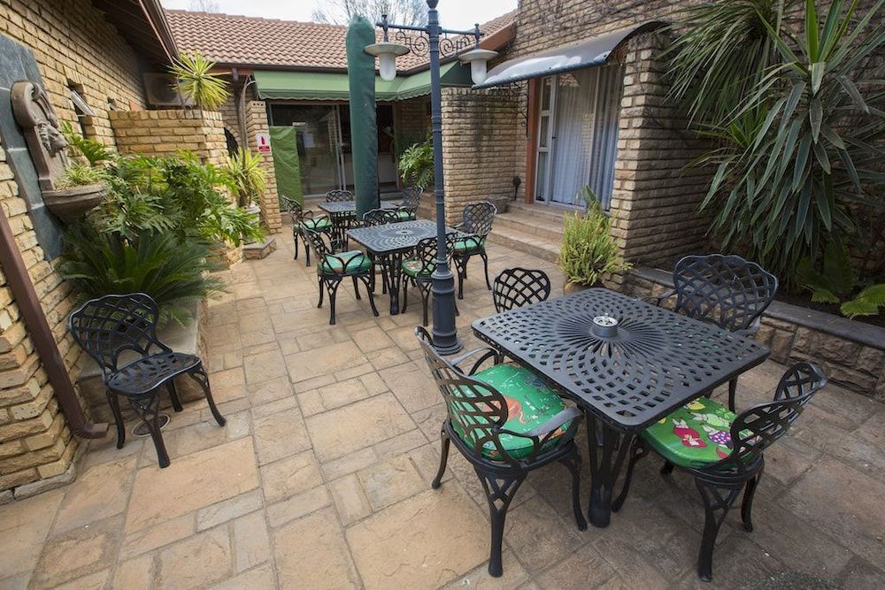 Le Cozmo Guesthouse 2