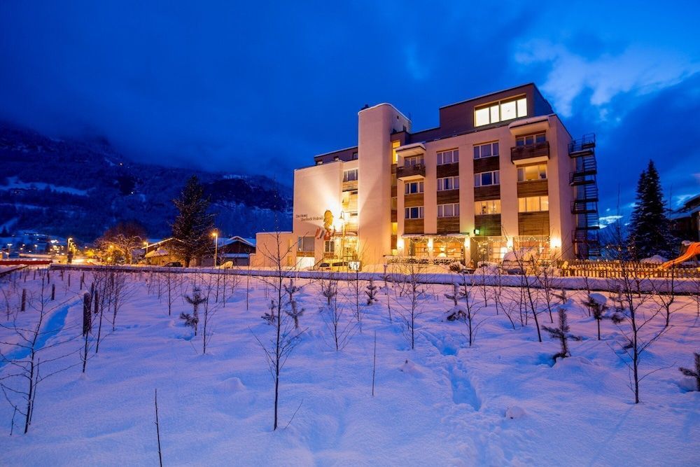 Hotel Sherlock Holmes "nur 200 m zur Gondelbahn Hasliberg" 1