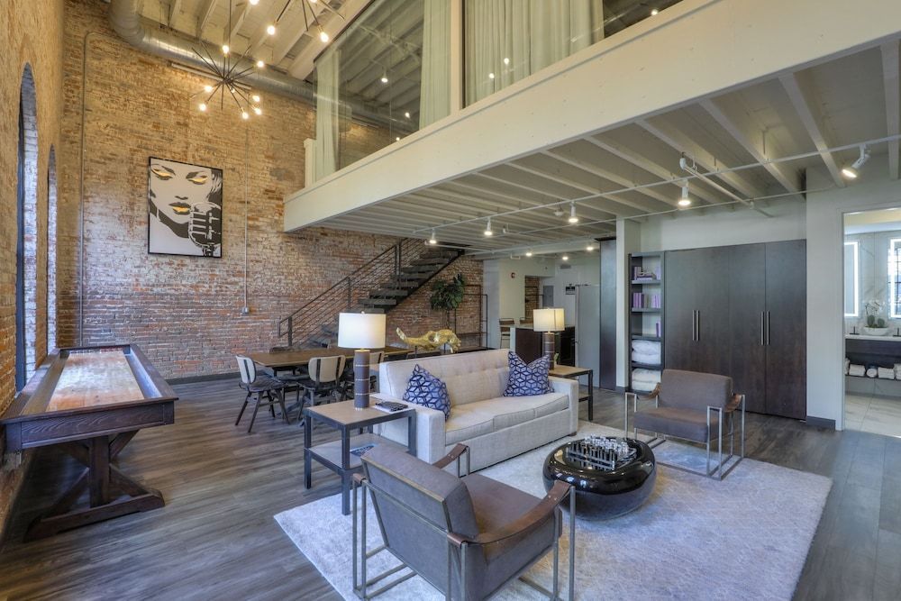 Studio 154 Hotel 1