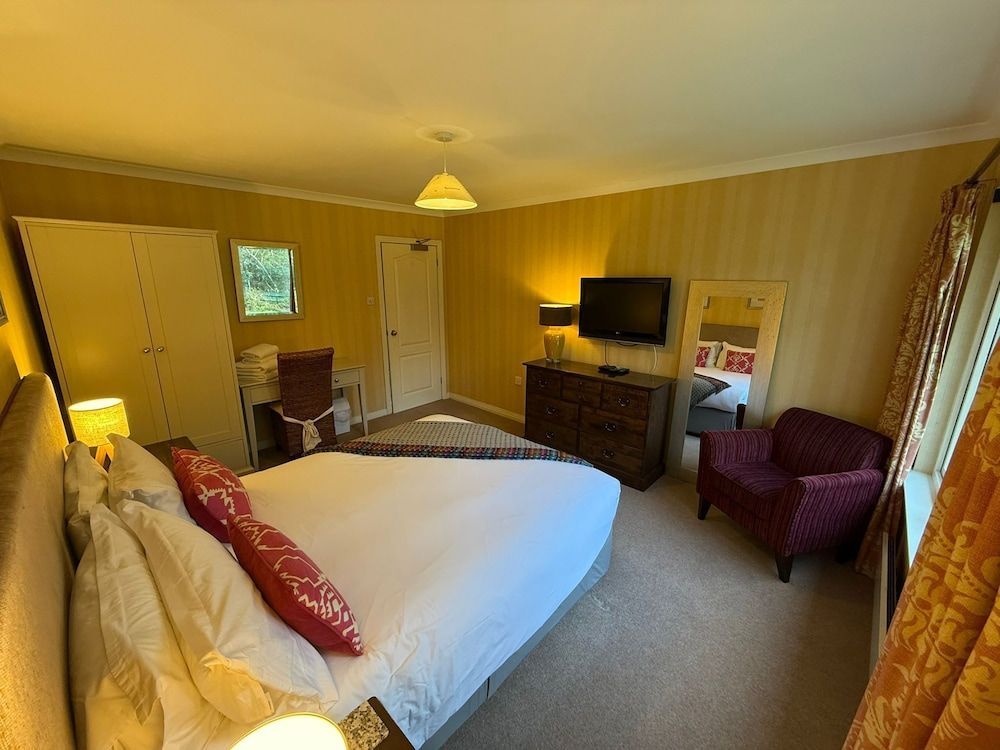 The Airds Hotel and Restaurant 2