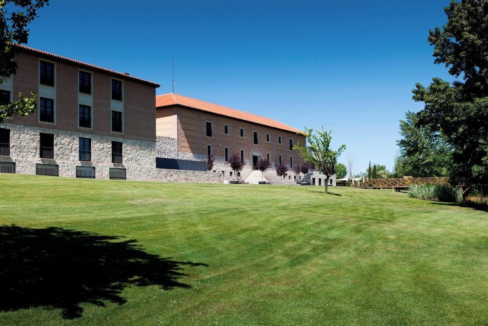 AC Hotel Palacio de Santa Ana by Marriott 1