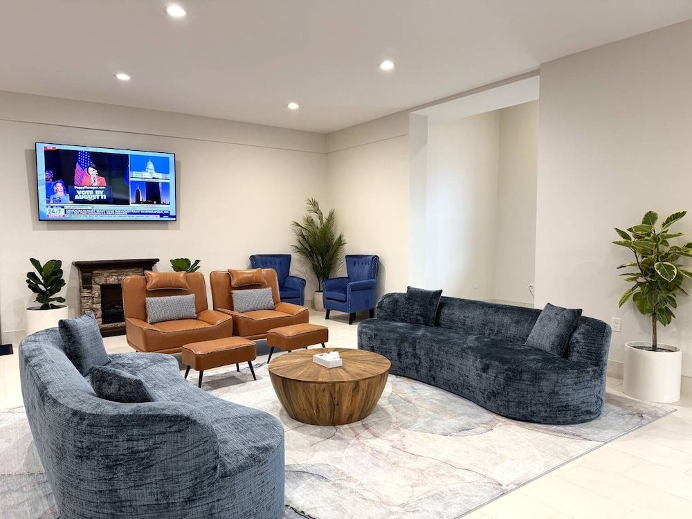 Baymont Inn & Suites by Wyndham Newton IA 2