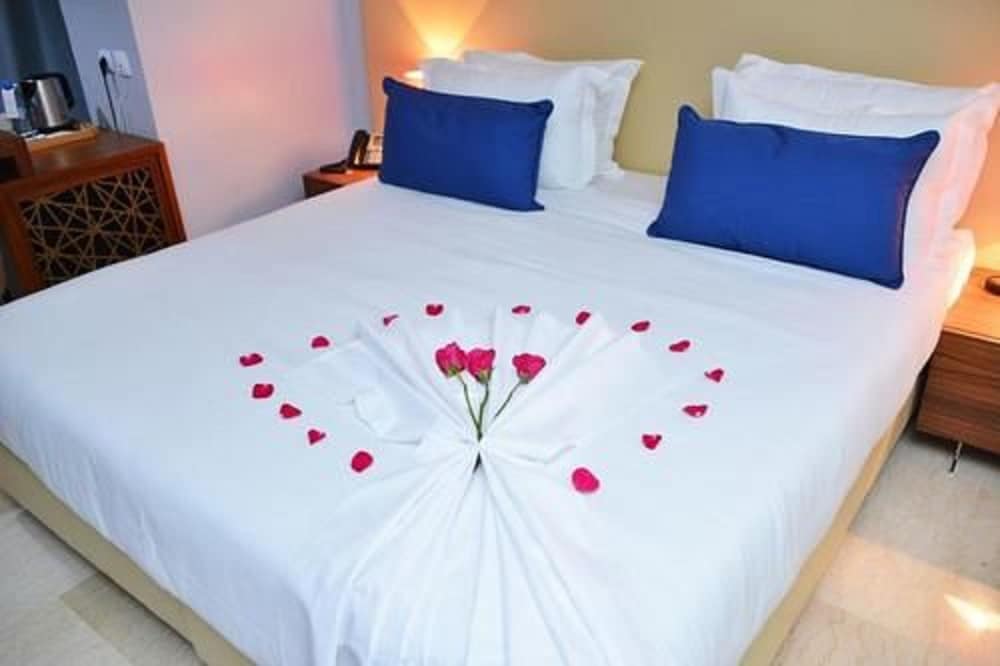 Hotel Adef 1