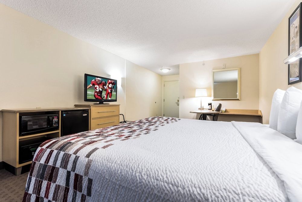 Red Roof Inn Cleveland Airport - Middleburg Heights 1