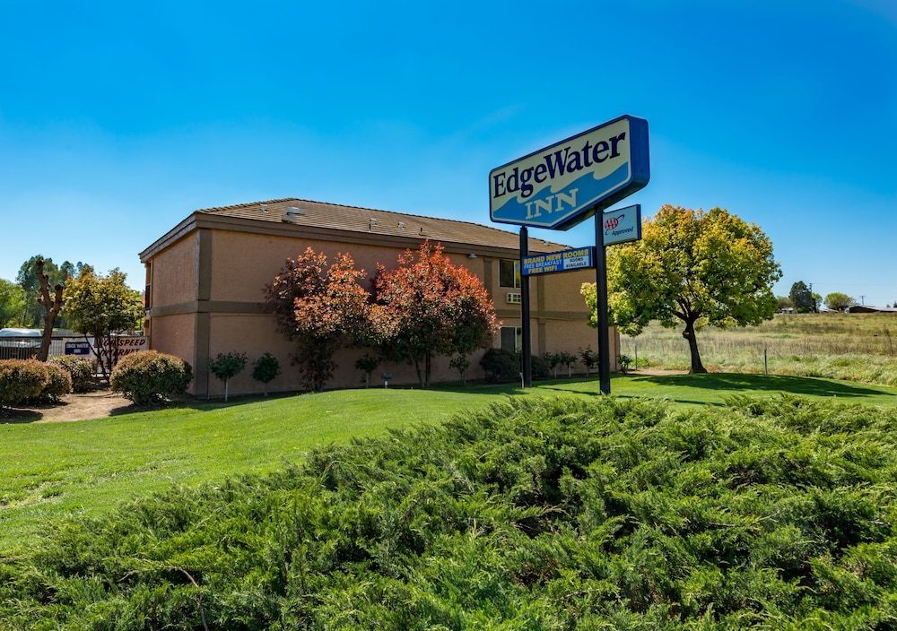 Edge Water Inn 1