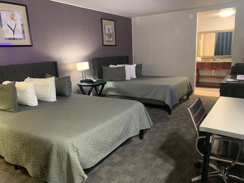 R Nite Star Hotel At Arlington Entertainment District 1
