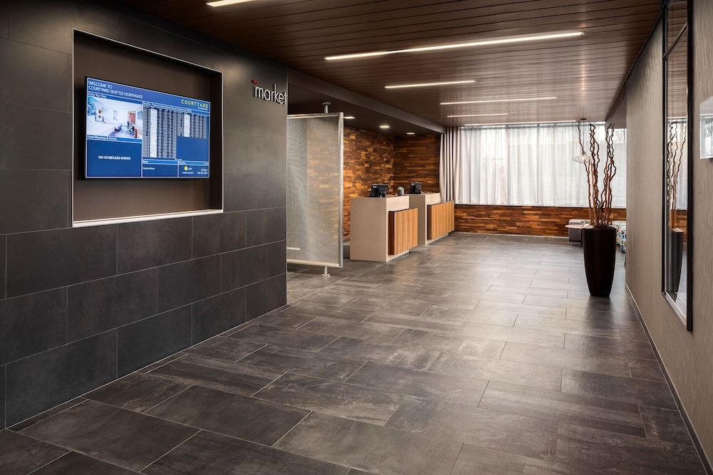 Courtyard by Marriott Seattle Northgate 2