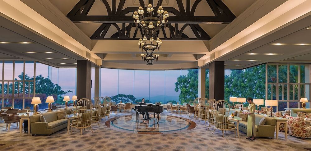 Taal Vista Hotel 1
