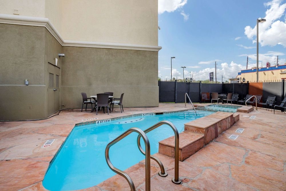 Comfort Suites Houston near Medical Center- NRG Stadium 1