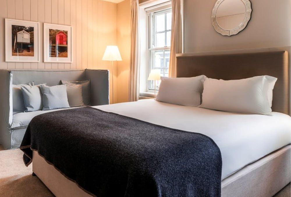 The Crown Hotel 1