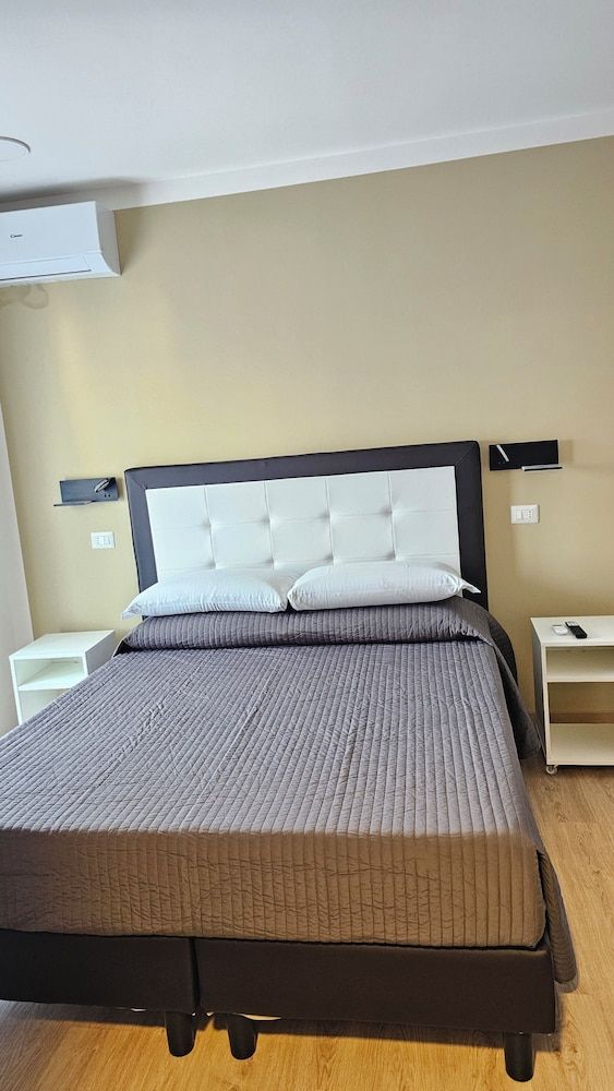 Convenient Booking B&B 1