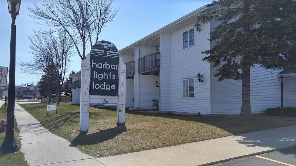 Harbor Lights Lodge 1