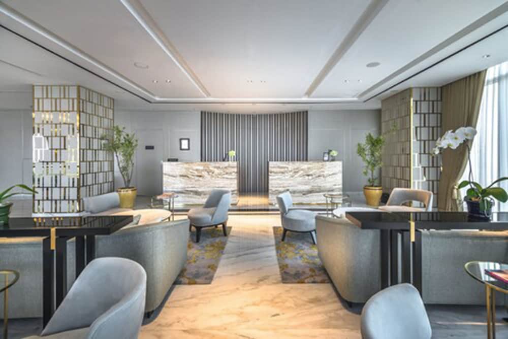 Oakwood Hotel & Residence Surabaya 2