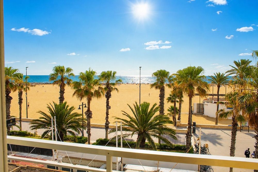 Malvarrosa Beach Rooms 1