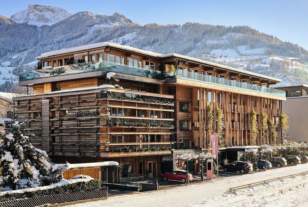Small Luxury Hotel of the World - DasPosthotel 1