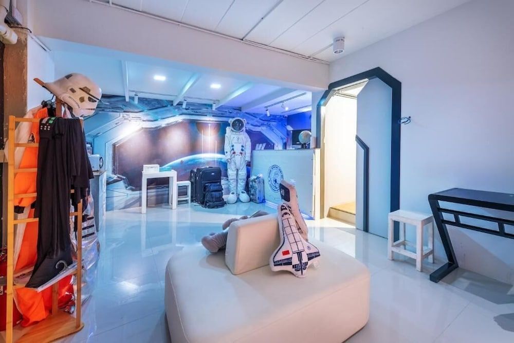 Space Station Hostel 2