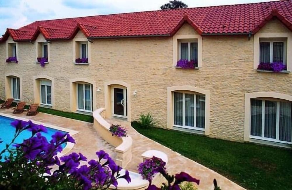 Logis Le Saint Nicolas 1