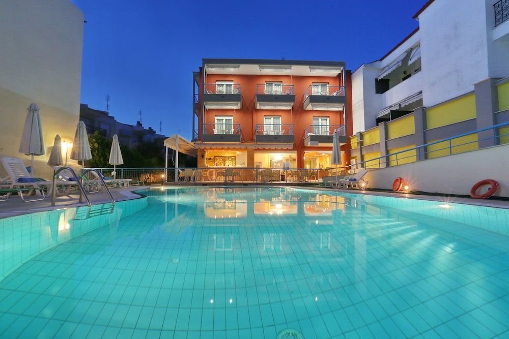 Summer Dream Hotel 1