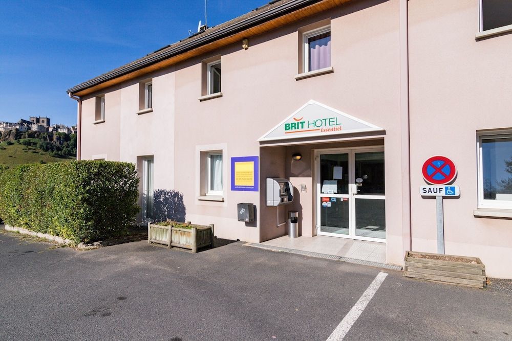 Brit Hotel Essentiel Saint-Flour 1