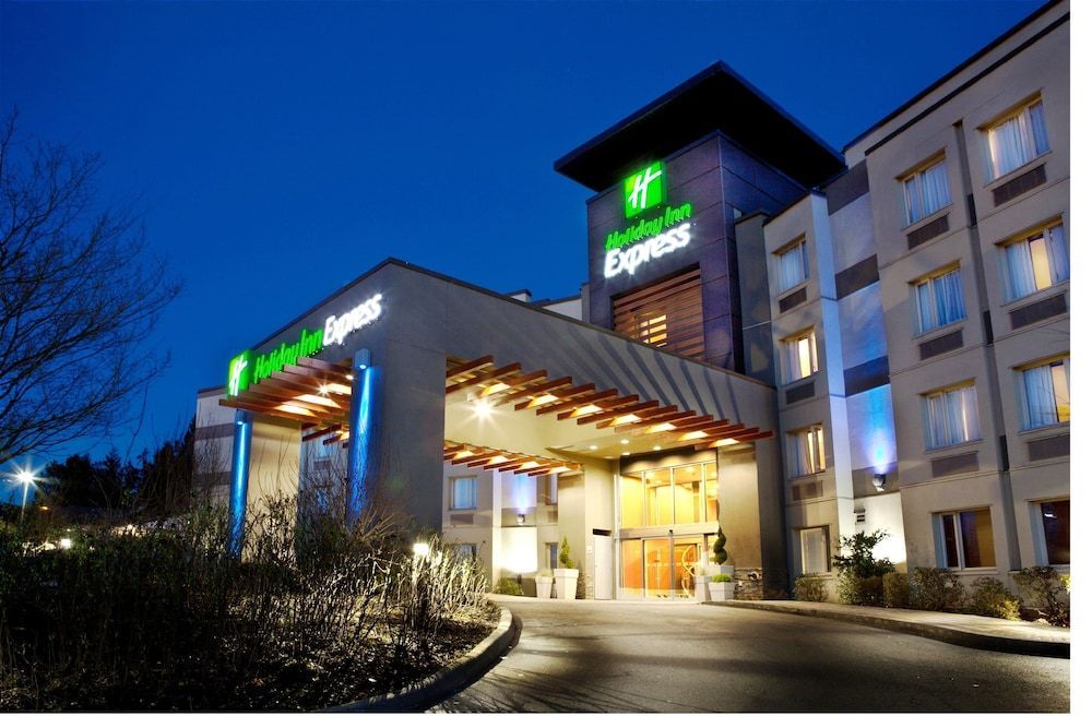 Holiday Inn Express & Suites LANGLEY by IHG 1
