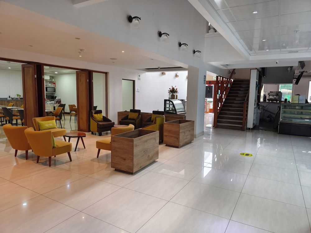 La Luna Inn 2