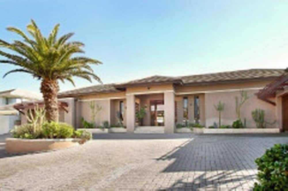 Luxury Vacation Villa 1