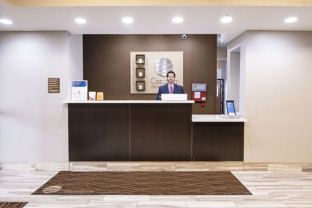 Comfort Inn & Suites Near Medical Center 2