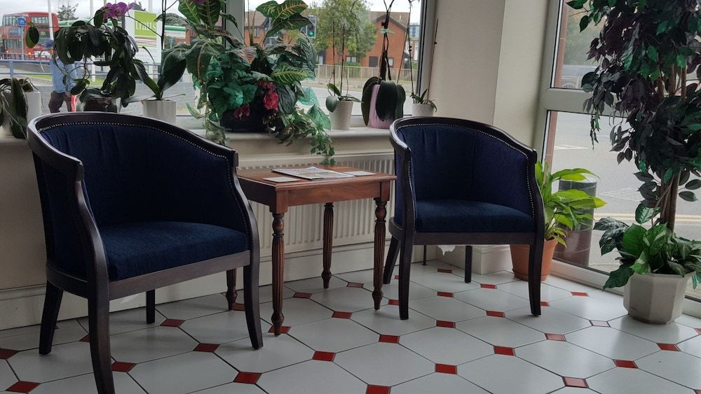 Airport Guest House 2