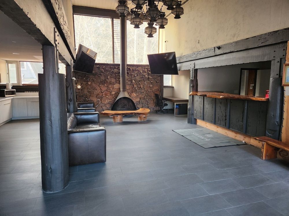 Studio 9 Big Bear 2