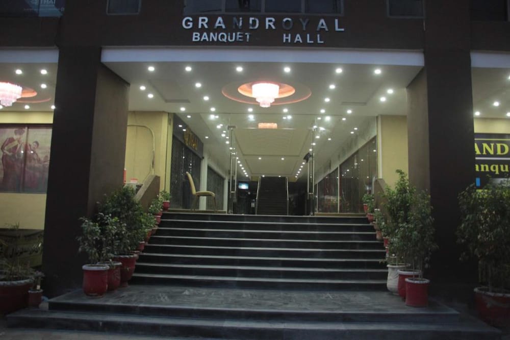Grand Millennium Hotel 1